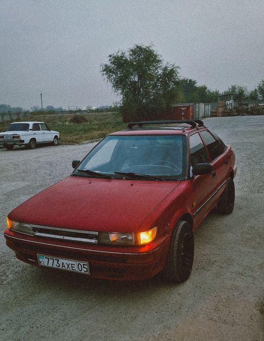 Toyota corolla e90 Лифтбек