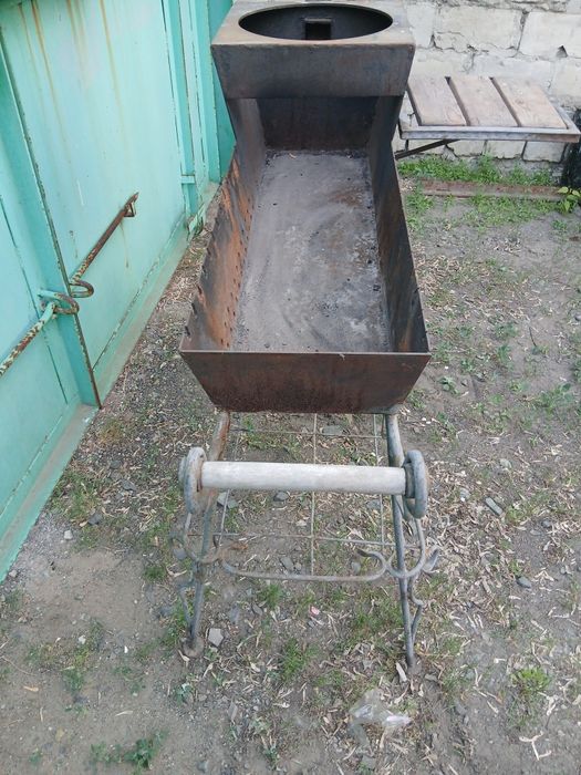 Продам мангал с под казаником