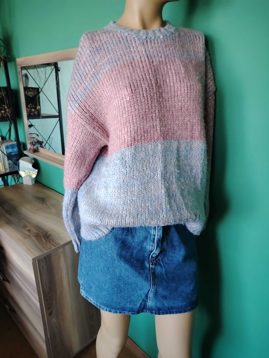 Пуловери размер S и М на цени 10- 15лв.