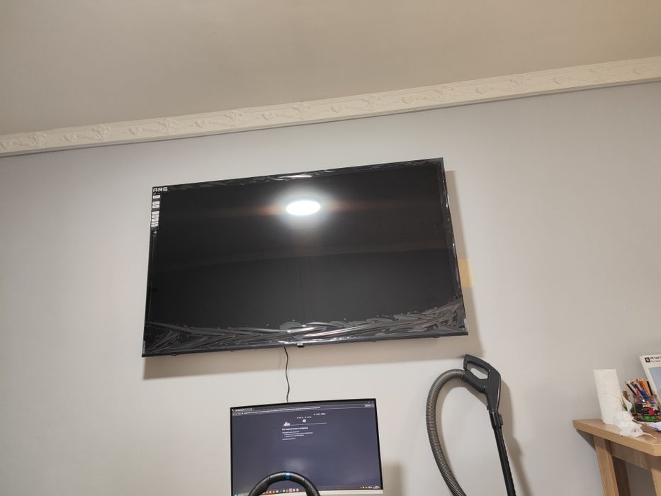 Продам телевизор 70 дюйма