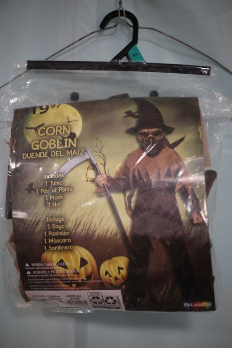 Lot 100 costume carnaval copii & adulți – import SUA, majoritatea noi