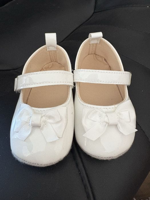 Лачени пантофки за повод