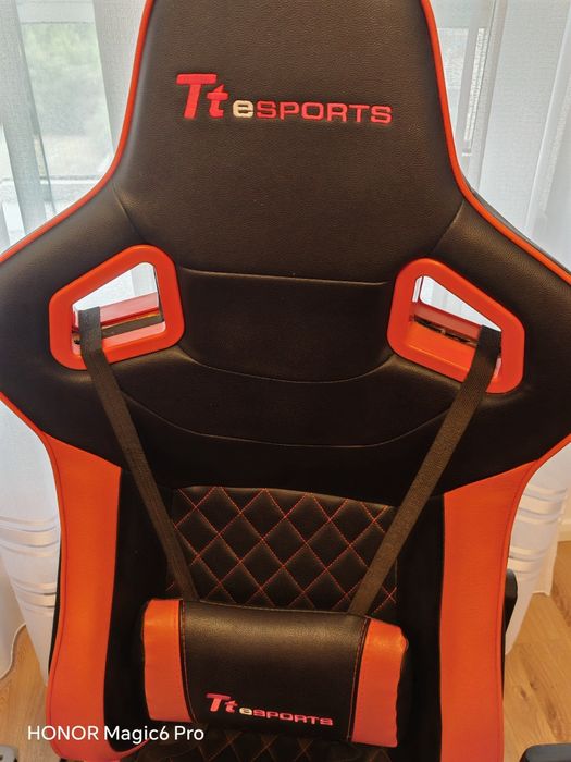 Scaun gaming Tt eSPORTS by Thermaltake GT Fit, Negru - Rosu