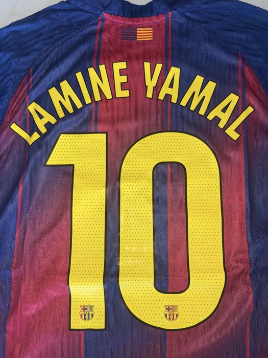 Barcelona Home Kit Lamine Yamal
