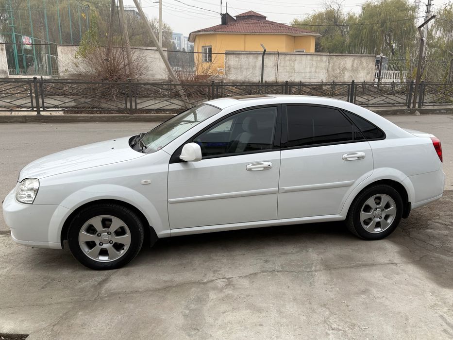 Ласетти идеал 2011