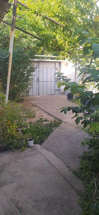 Продаётся свой участок в районе Паркентского базара.