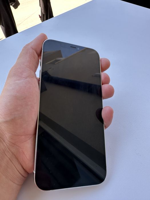 Продавам iPhone 12 Pro Max 128 GB.