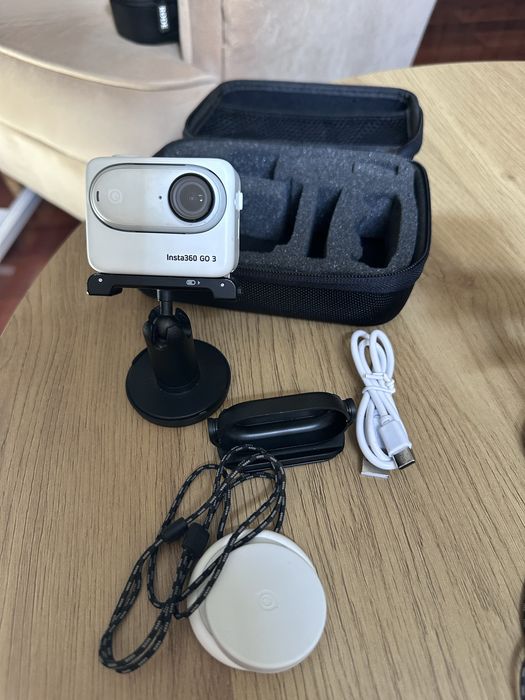 Insta360 GO 3 - camera de actiune, stare foarte buna, accesorii incluse