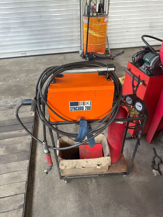 Synchro Комбиниран телоподаващ апарат и електрожен