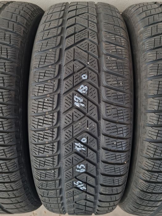 Зимни гуми 4 броя PIRELLIScorpion 215 65 R17 дот 1818