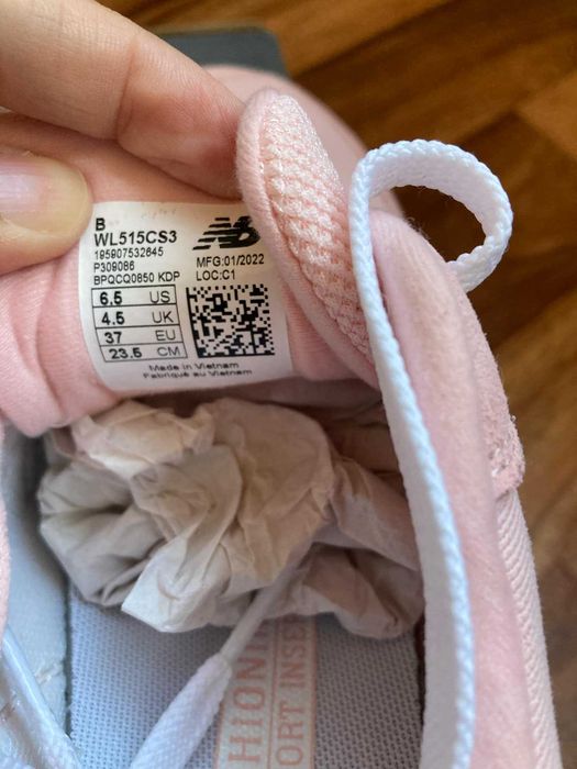 New Balance чисто нови дамски маратонки 37 номер