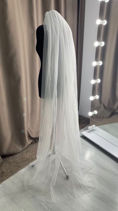 Сватбена рокля + дълъг воал подарък