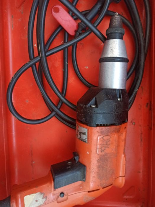 scule fein profesionale