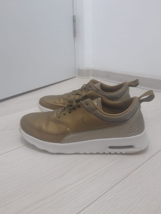 Adidasi Nike marimea 40
