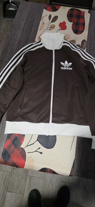 Суичър Адидас чисто нов