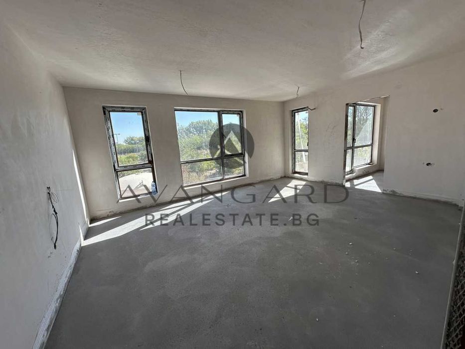 Продава се Двустаен апартамент в Пловдив, Кършияка - 75 кв.м за 1199 €/кв.м - Снимка #1