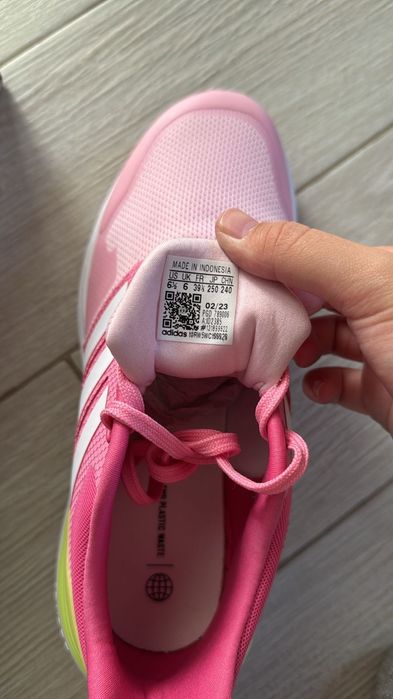 Продам кроссовки Adidas