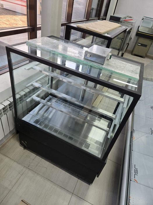 Витринный холодильник