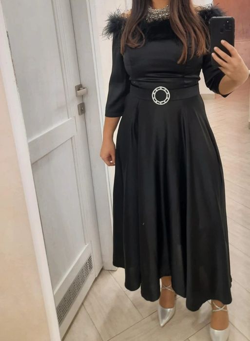 Rochie eleganta midi cu puf si colier