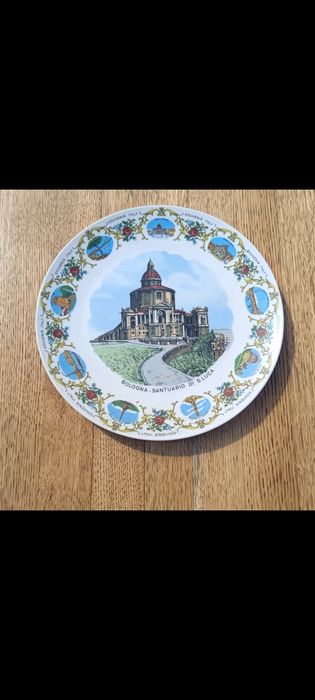 Сувенирные тарелки по 5000