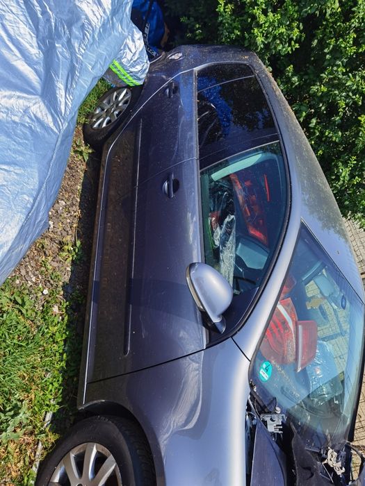 Dezmembrez golf 5 argintiu, gri, negru metal 1.9tdi 2.0tdi 1.4 1.6mpi