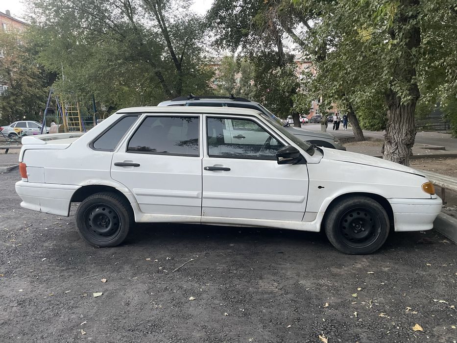 Продаю машину ваз 2115