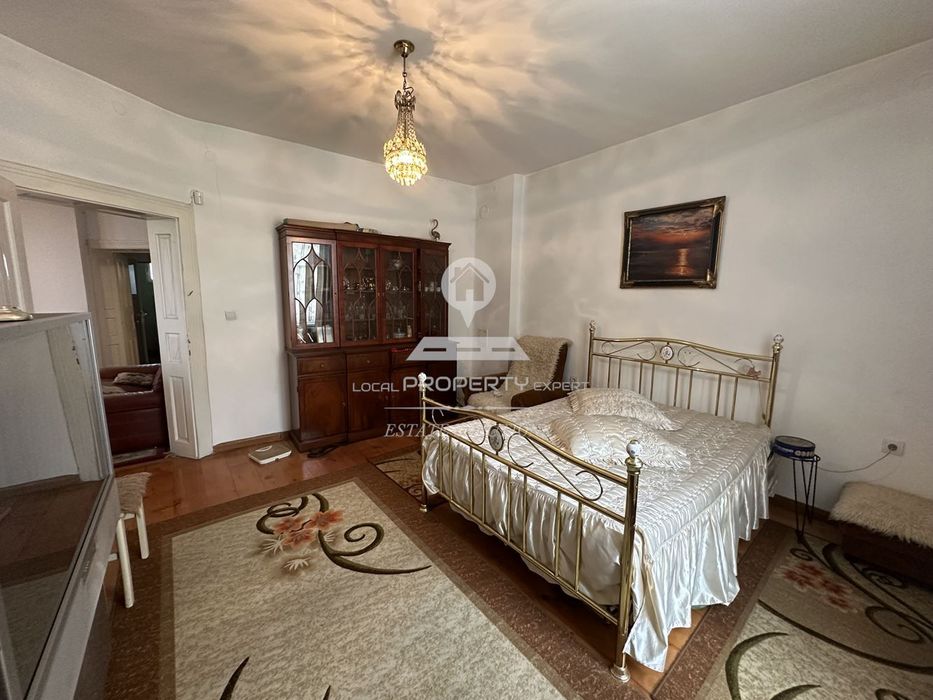 Продава се Къща в Разлог - 375 кв.м за 931 €/кв.м - Снимка #8