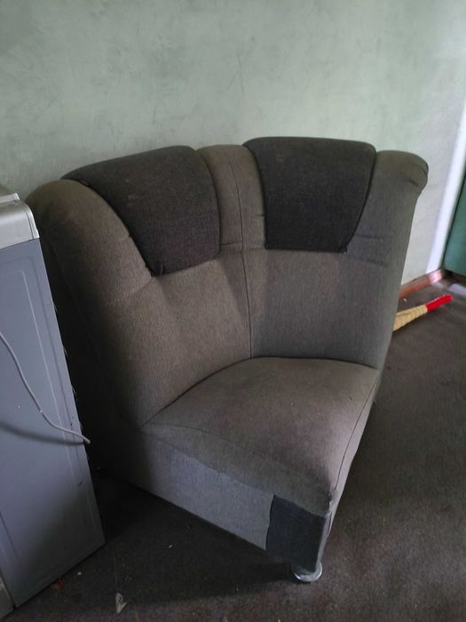 Кулер и уголок от дивана