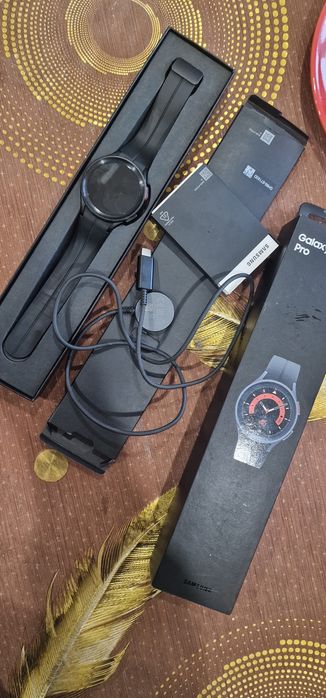 Vând ceas galaxy watch5 pro
