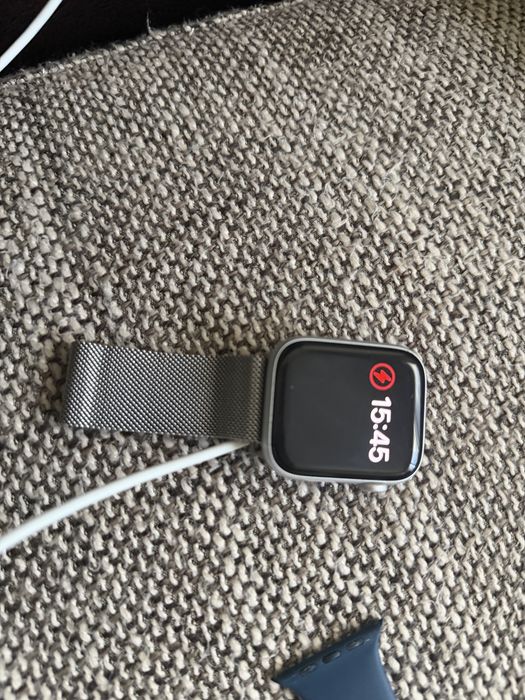 Продавам Apple watch se 44mm