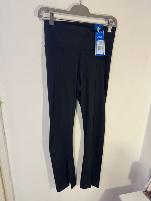 Colanți Adidas Fit High-Waist, cu talie înaltă, evazați cu despicătură, Negri, S