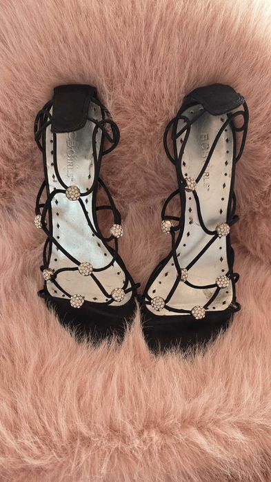 Спецялни черни сандали !