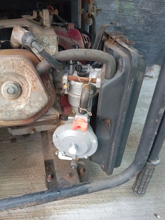 Бензиновый генератор в идеальном состоянии