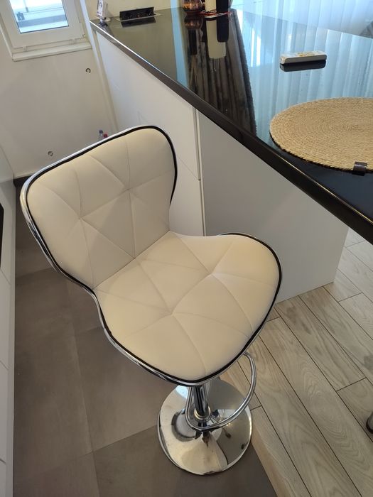 Insula living, bucătărie