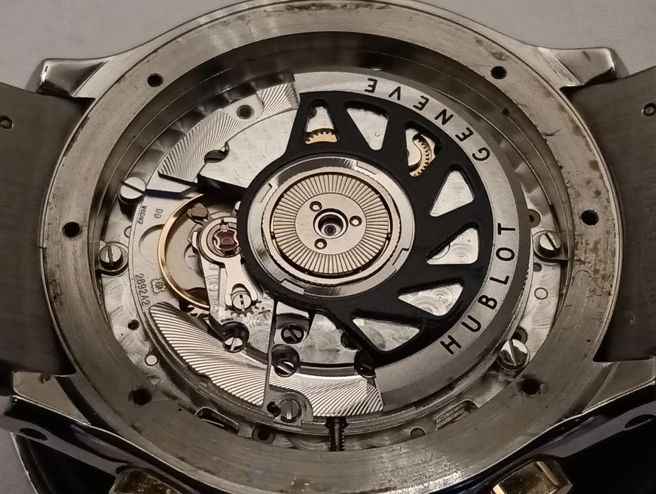 Hublot Elegant Amanet BKG