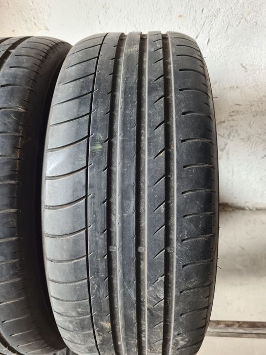 2 бр. летни гуми 235/50/18 Dunlop MOExtended RSC DOT 5016 4 mm