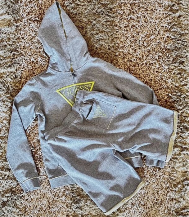 Guess -Hanorac si pantaloni scurti