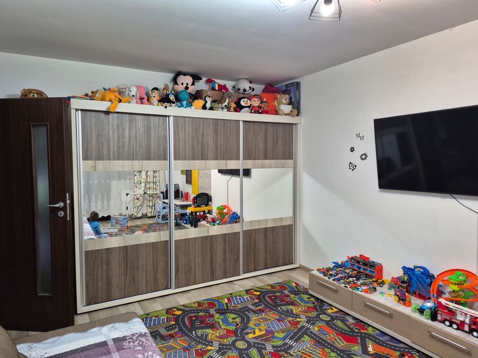 Set mobila dressing +comoda + 3x dulapuri suspendate