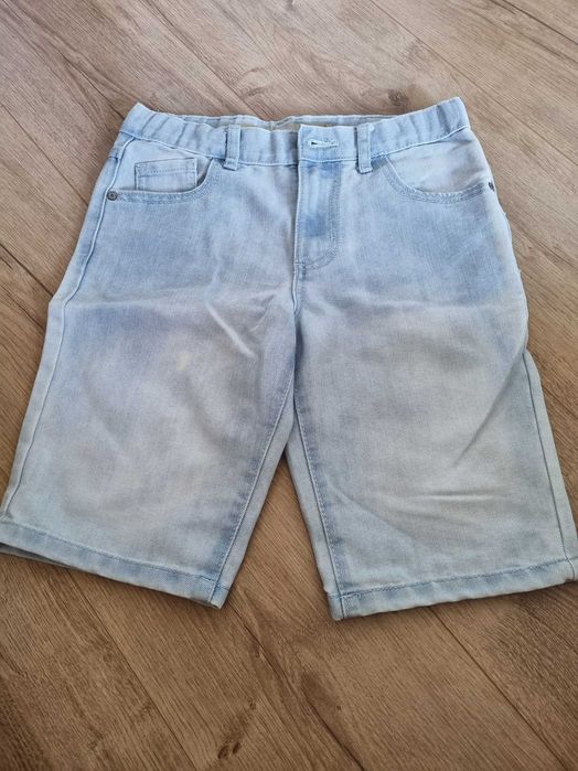 Къси дънки и спортни къси панталони