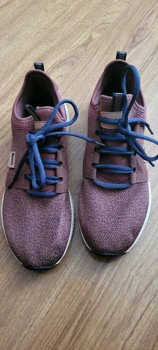 Дамски маратонки на Bench