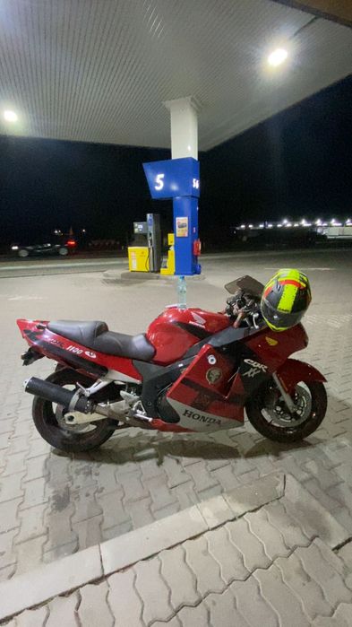 Honda cbr super black bird 1100