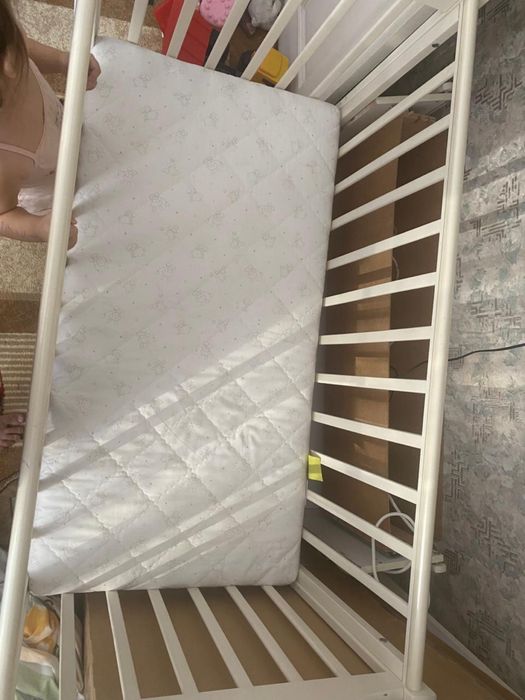 Кровать детская деревянная