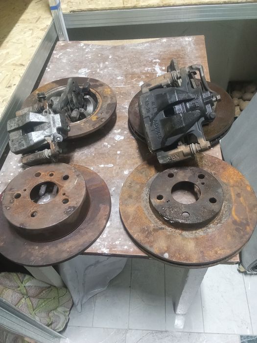 Тормозные диски Супорт. Колотки  . От камри40