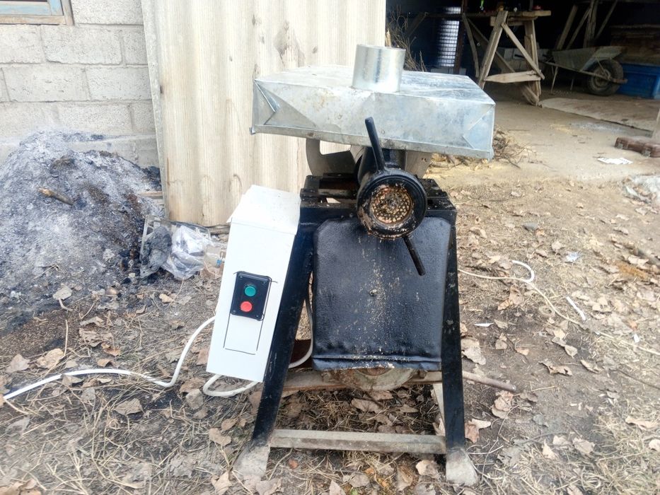 Meserofka sotiladi 380v