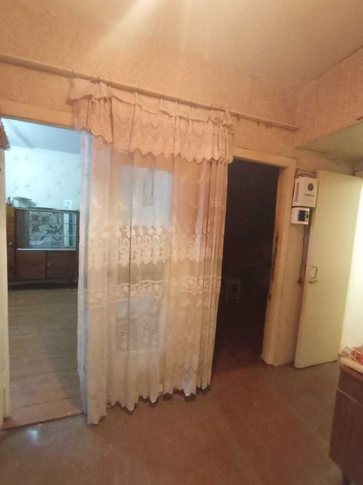 Продается 3 ком. кв. Срочно, Таш.область, Янгиюльский р-н, п.Гульбахор