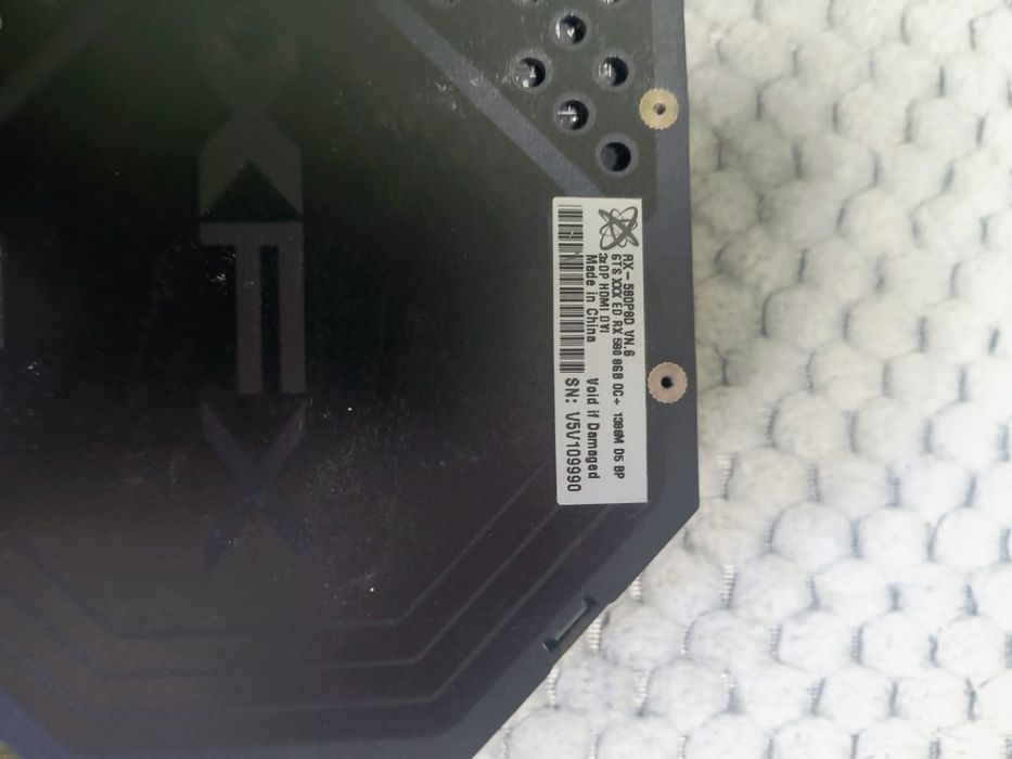 Vând placa video XFX Radeon RX580