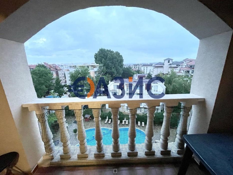 Мезонет на 7-ми етаж с частичен изглед към морето, к-с Калия,Слънчев