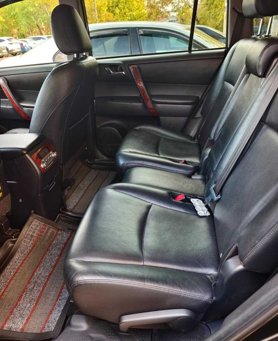 Продам Toyota Highlander 2011