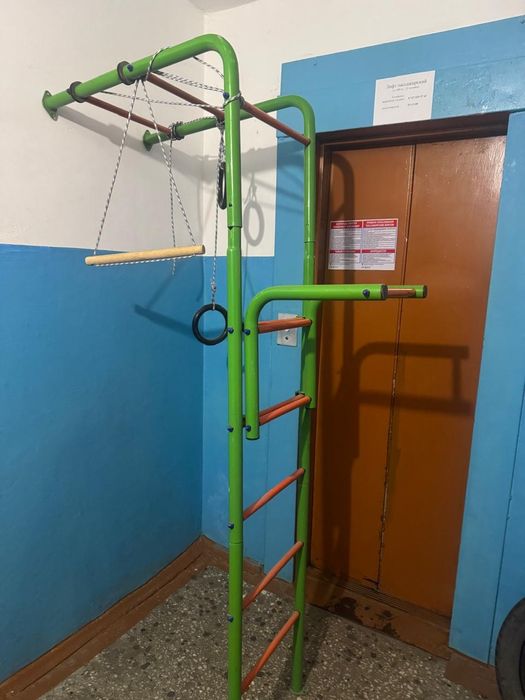 Продам спортивный уголок