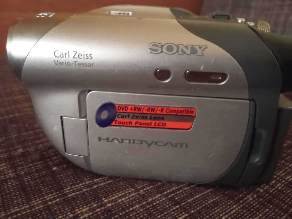 Видеокамера SONY 800в отличном состоянии
